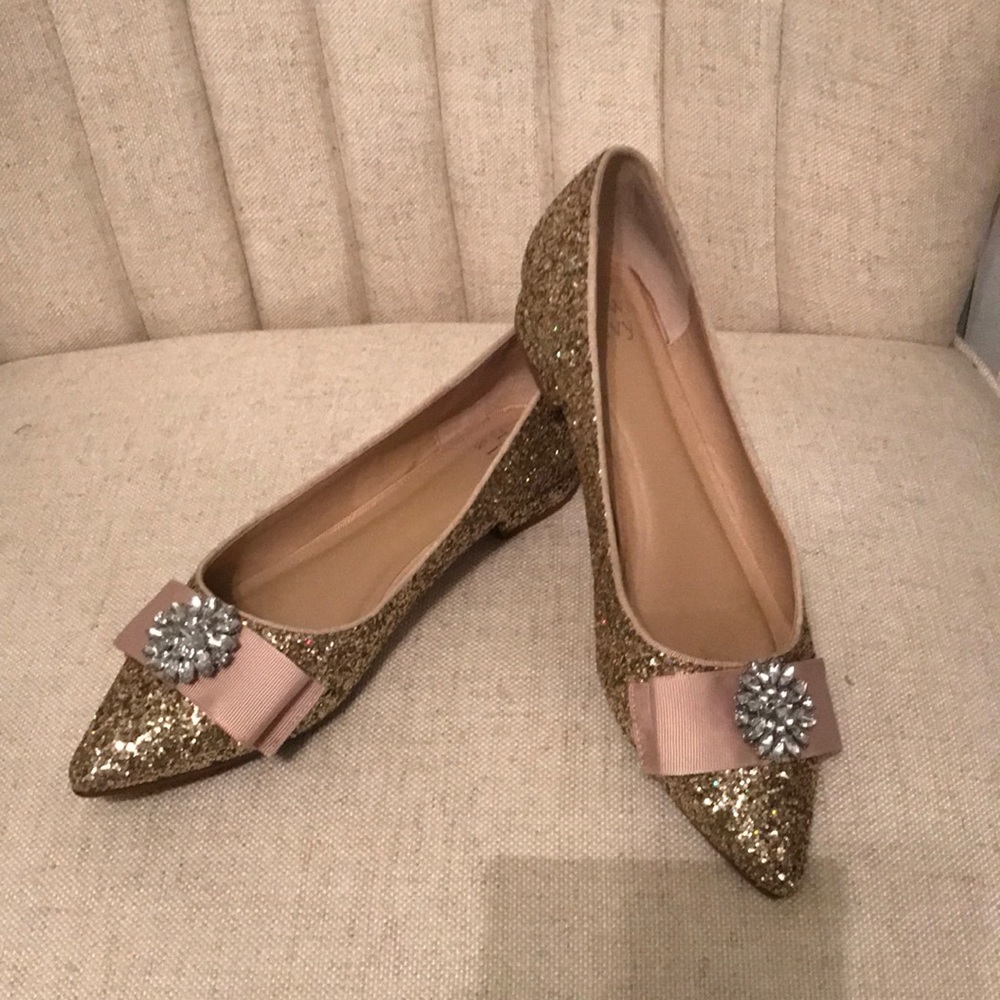 Crown and Ivy👑👑 Gold embellished glitter flats. Size 7.5